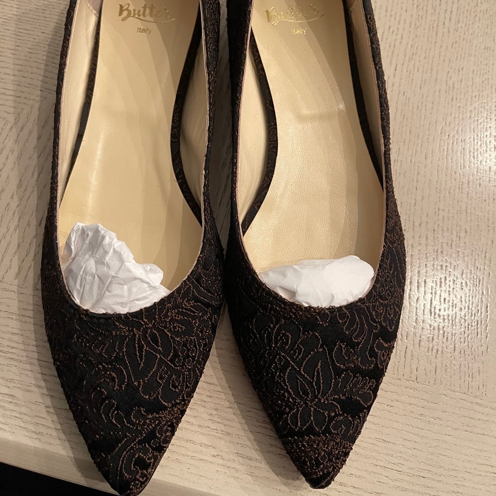 BRAND NEW - Butter Shoes Black Silk Paisley MUIA